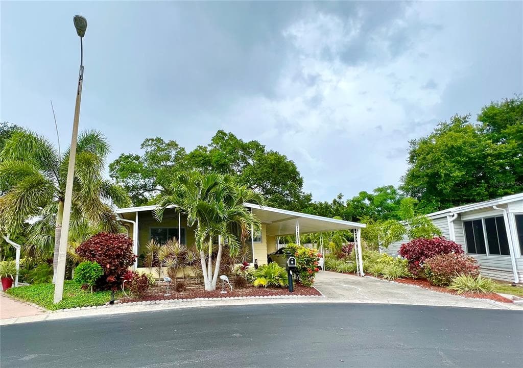 6950 46TH AVENUE N UNIT 30 ST PETERSBURG, FL 33709