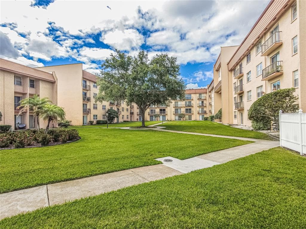 5820 N CHURCH AVENUE UNIT 414 TAMPA, FL 33614