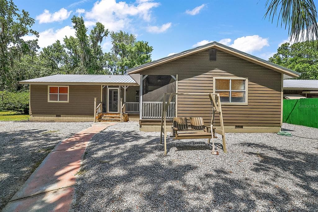 574 CLIFTON RD CRESCENT CITY, FL 32112