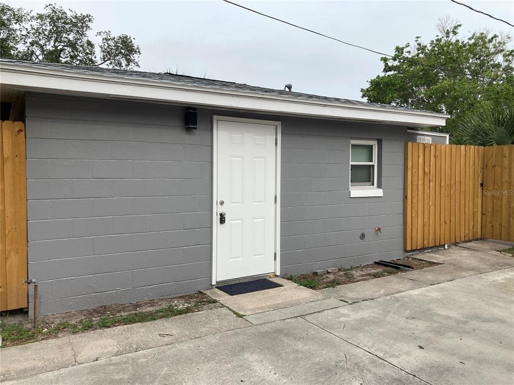 2521 1/2 14TH AVENUE S ST PETERSBURG, FL 33712
