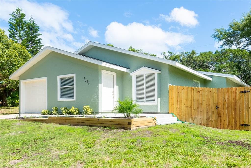 1347 HAWAII AVENUE PALM HARBOR, FL 34683