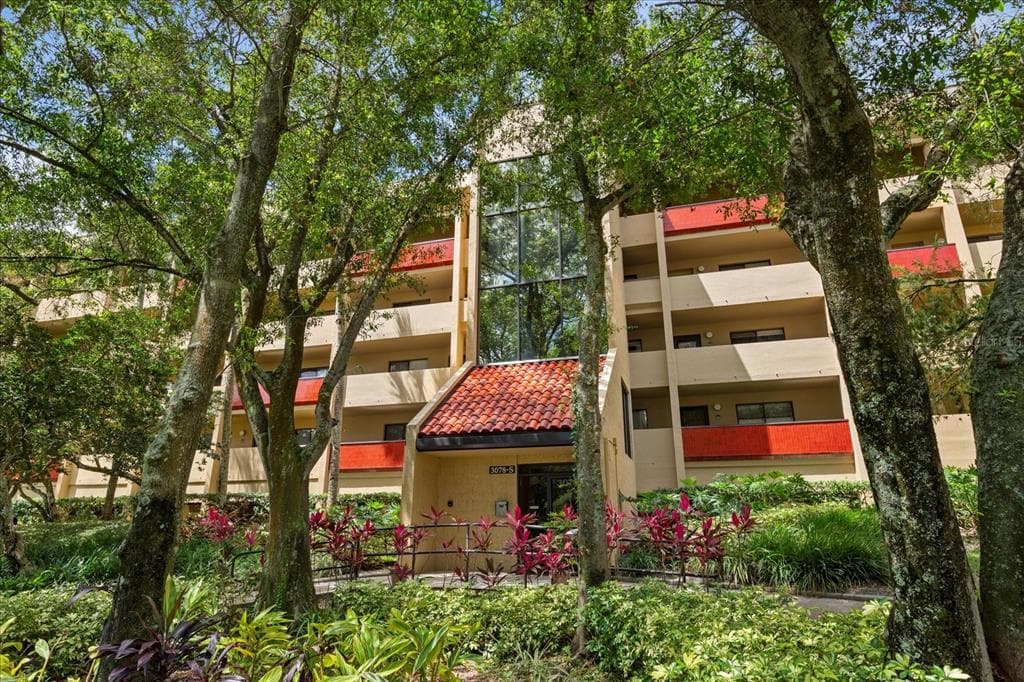 3078 EASTLAND BOULEVARD UNIT 405 CLEARWATER, FL 33761