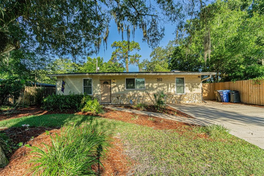 14810 N BOULEVARD TAMPA, FL 33613