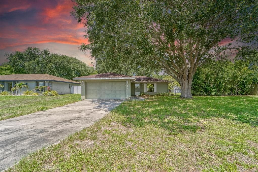 819 IXORA AVENUE