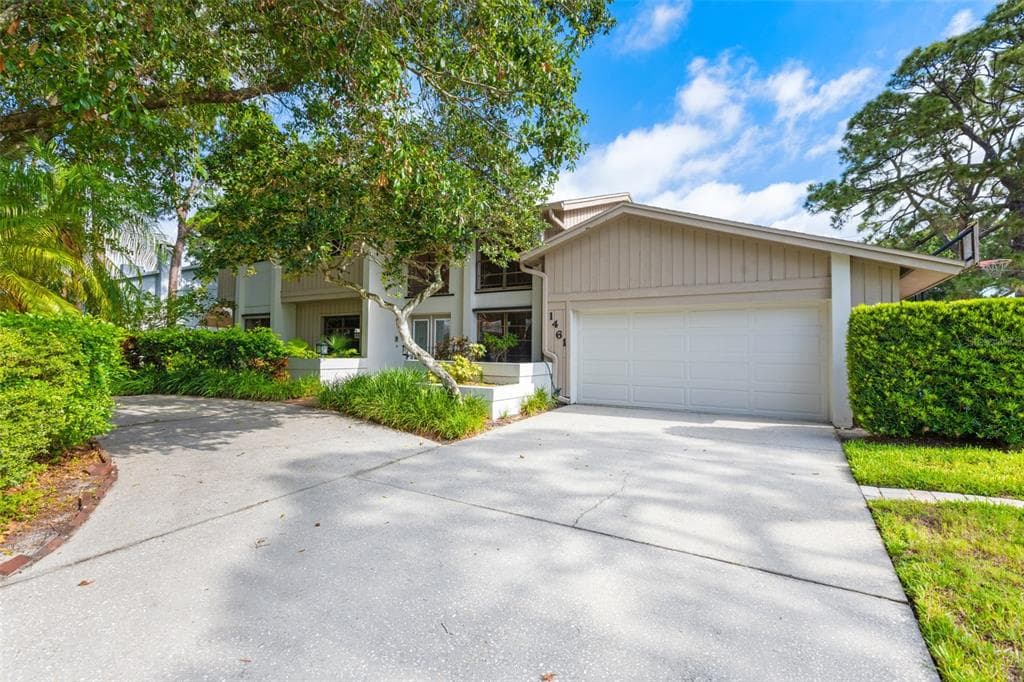 1461 87TH AVENUE N ST PETERSBURG, FL 33702