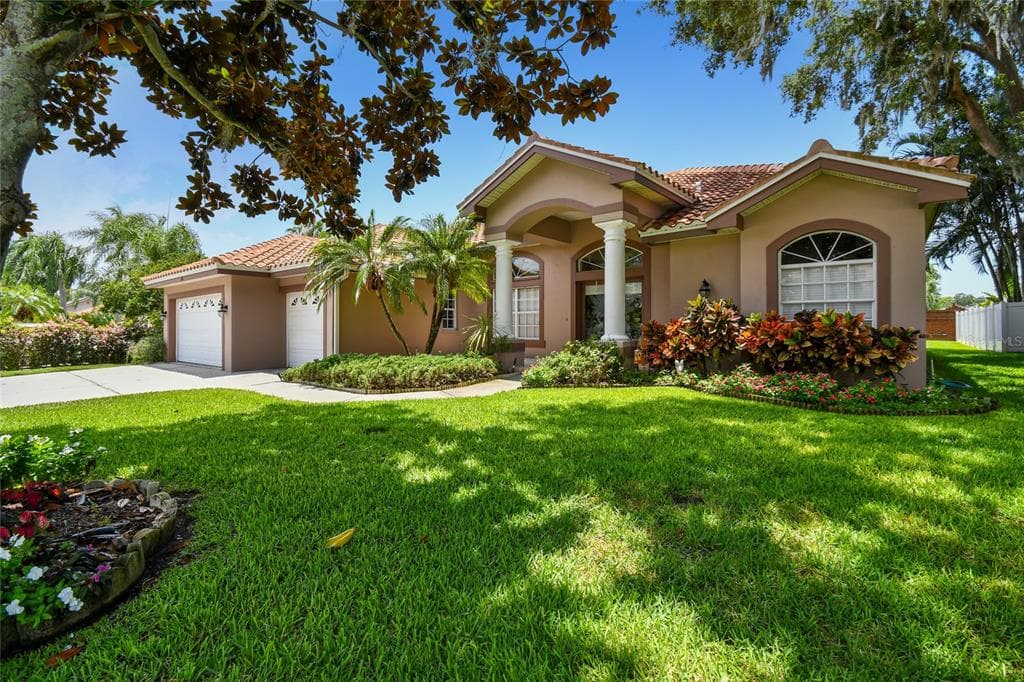 246 OLD OAK CIRCLE