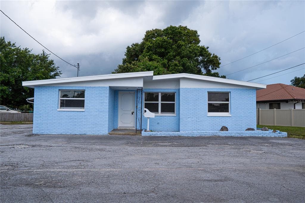 3275 E BAY DRIVE LARGO, FL 33771