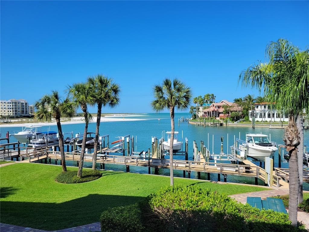 1060 PINELLAS BAYWAY S UNIT 8 TIERRA VERDE, FL 33715