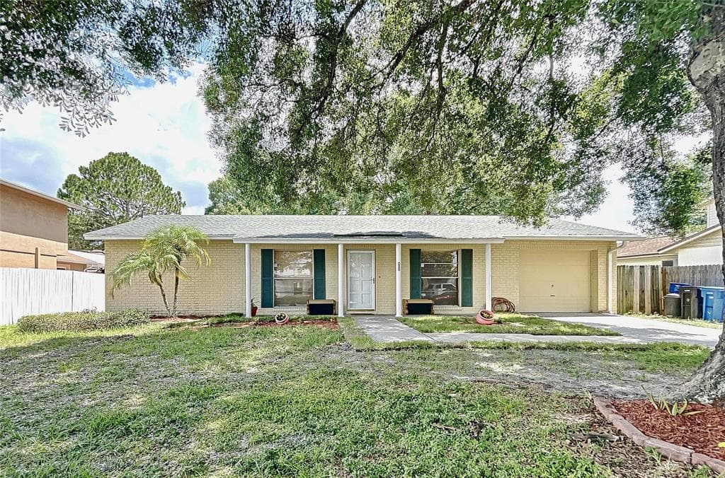 8255 MALVERN CIRCLE TAMPA, FL 33634