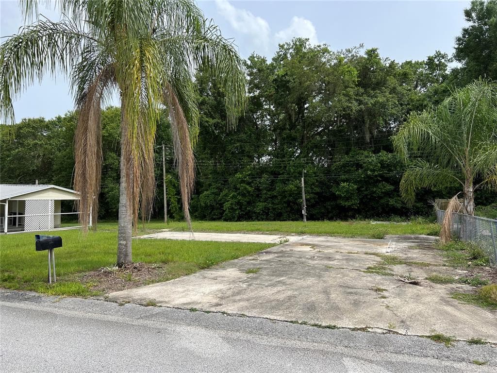 227 JANET LANE LAKELAND, FL 33809