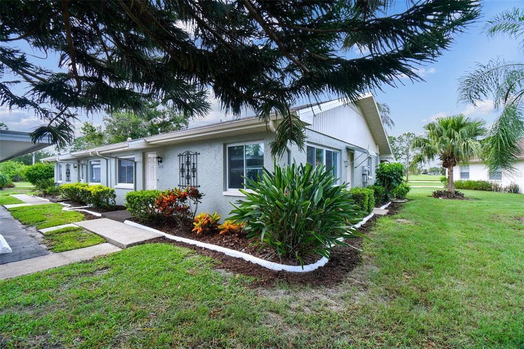 2232 GREENWICH DRIVE UNIT 56 SUN CITY CENTER, FL 33573