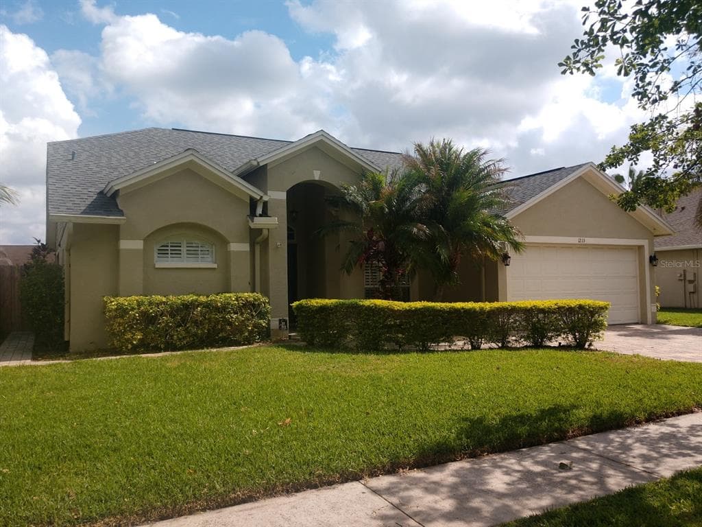 1213 ENGLISH BLUFFS COURT