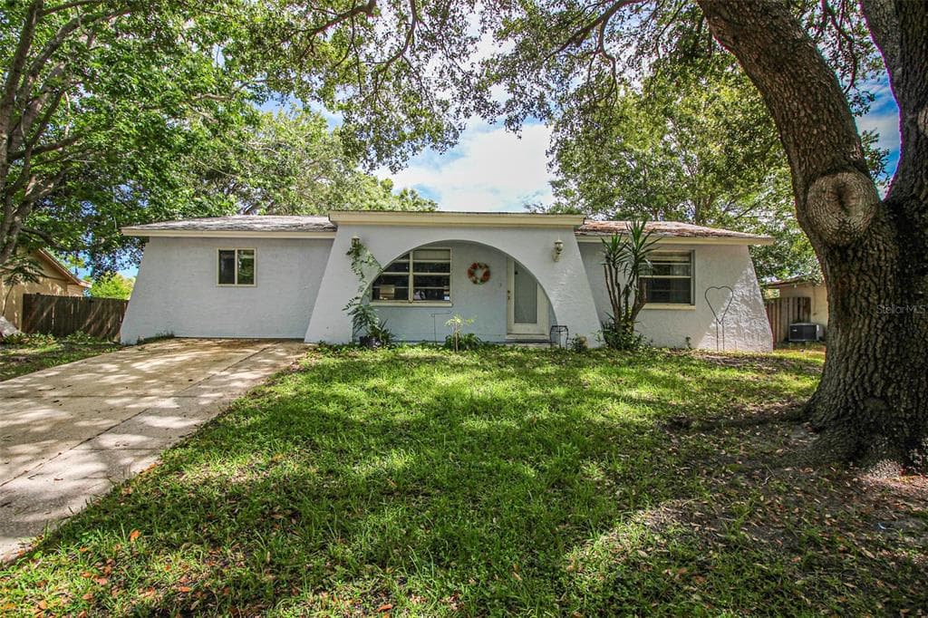 1314 CROSSBOW LANE TARPON SPRINGS, FL 34689