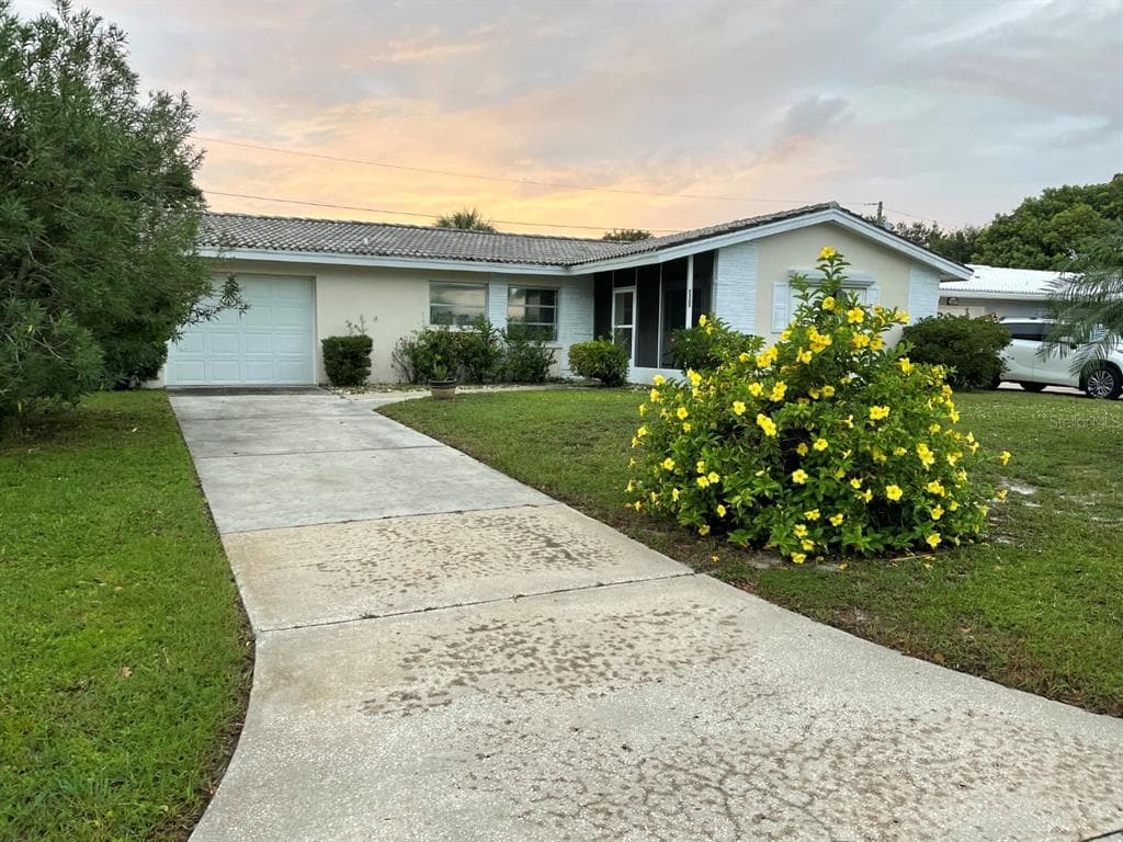 2325 BLACK OAK LANE CLEARWATER, FL 33763