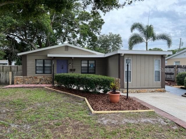 6944 80TH AVENUE N PINELLAS PARK, FL 33781