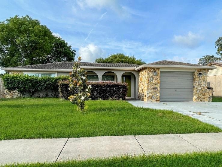 6200 STAUNTON DRIVE HOLIDAY, FL 34690