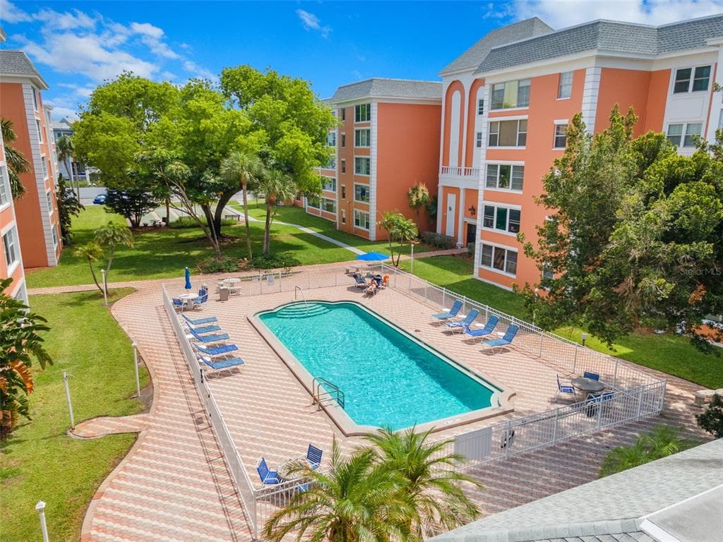 1900 68TH STREET N UNIT 206 ST PETERSBURG, FL 33710