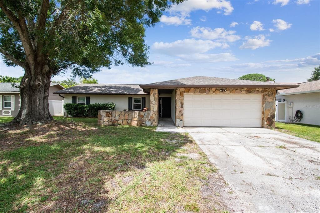 7907 SOARING TRAIL LANE TAMPA, FL 33615