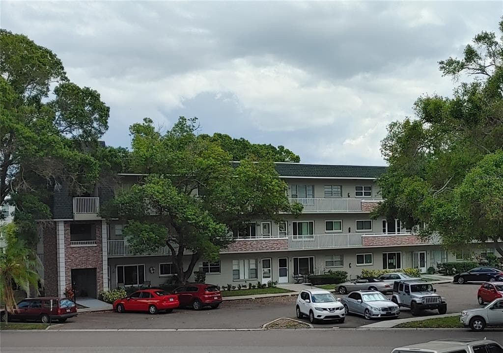 2427 RHODESIAN DRIVE UNIT 29 CLEARWATER, FL 33763