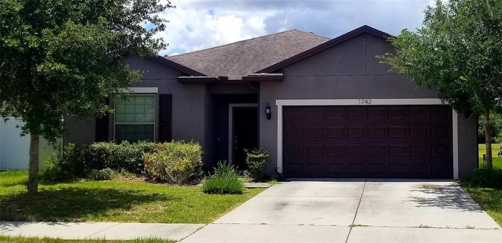 1742 TRILLIUM BOULEVARD