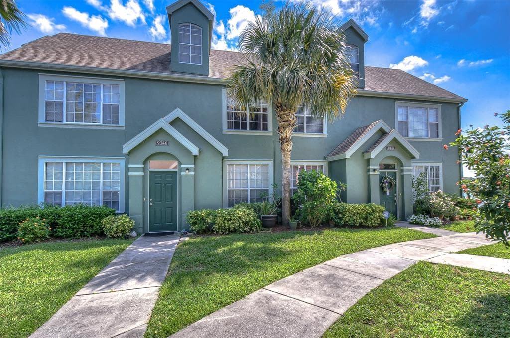 9346 LAKE CHASE ISLAND WAY UNIT 9346 TAMPA, FL 33626