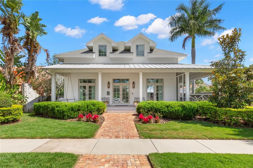 325 21ST AVENUE NE ST PETERSBURG, FL 33704