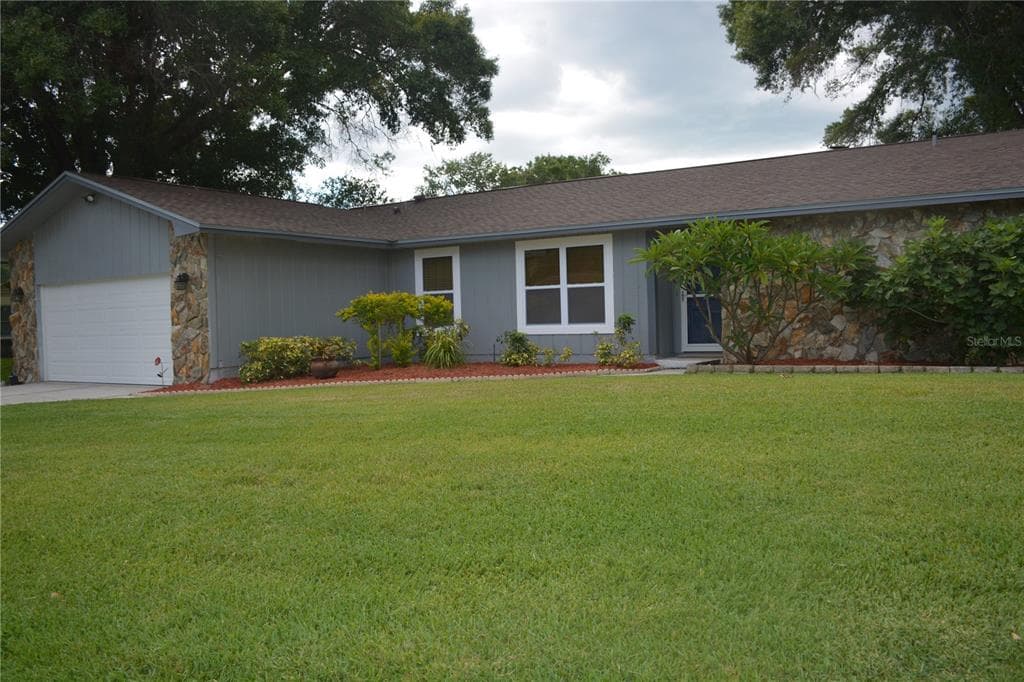 3565 E LAKE DRIVE LAND O LAKES, FL 34639