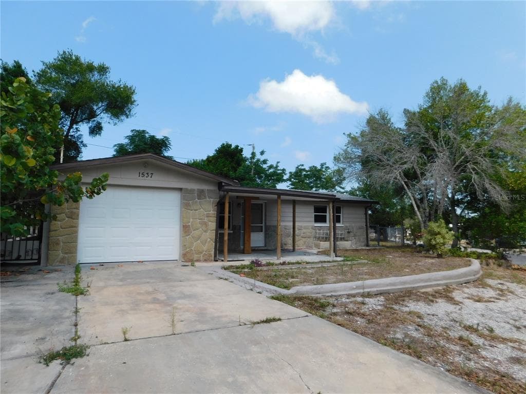 1537 EXCALIBUR STREET HOLIDAY, FL 34690