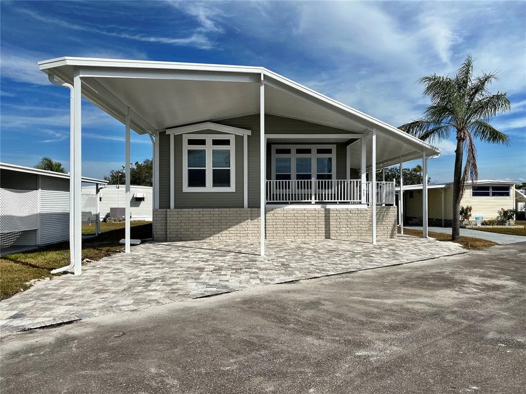 669 MT NEWCASTLE AVENUE NE UNIT 672 ST PETERSBURG, FL 33702