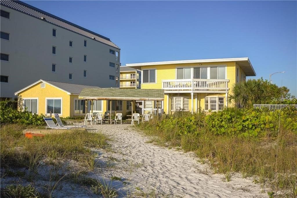 19506 GULF BOULEVARD UNIT 4 INDIAN SHORES, FL 33785