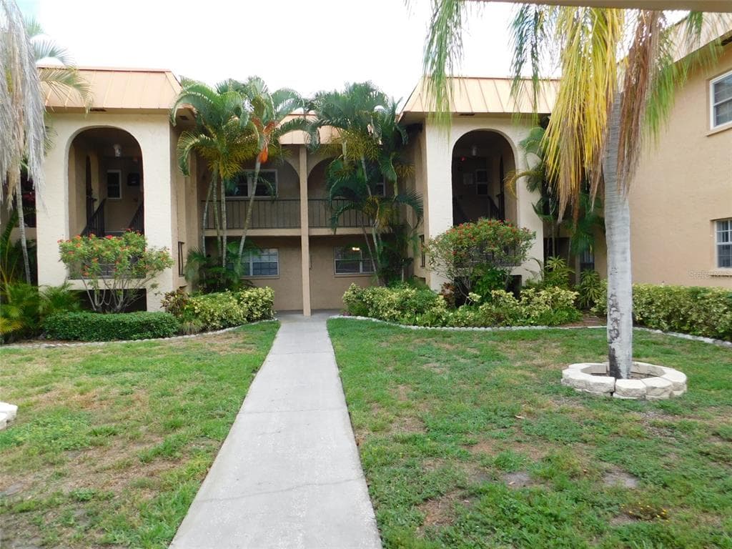 4500 E BAY DRIVE UNIT 120 CLEARWATER, FL 33764