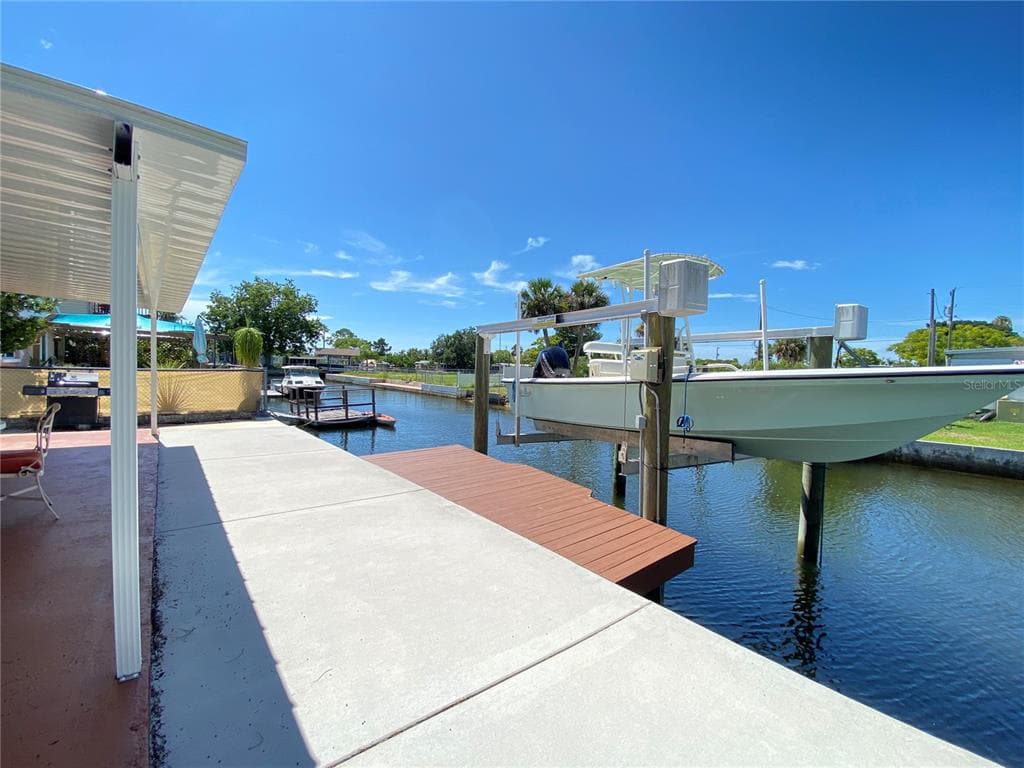 6801 SANDERLING LANE