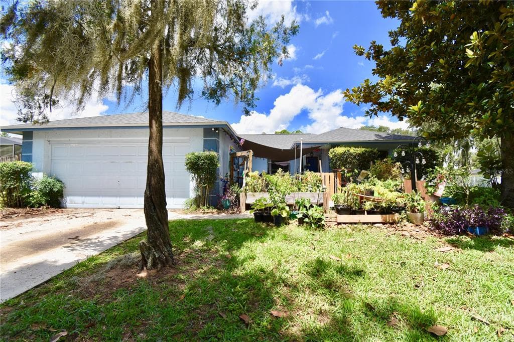 802 OLD DARBY STREET SEFFNER, FL 33584