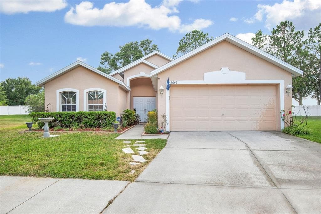 5646 PASSING PINE LANE ZEPHYRHILLS, FL 33541