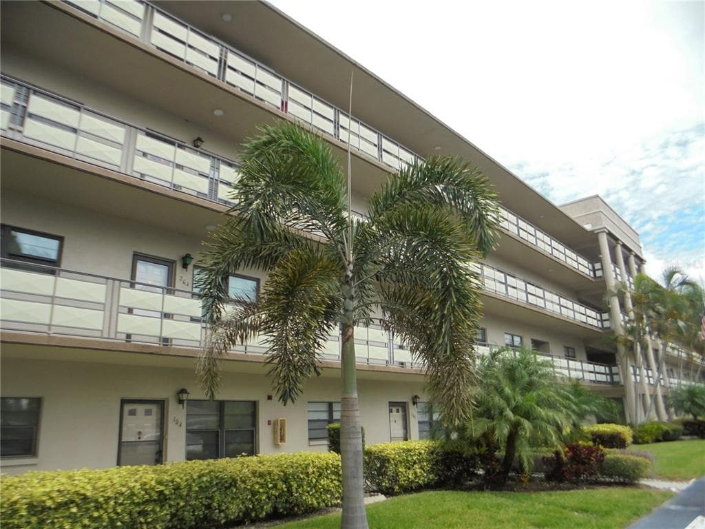 6080 80TH STREET N UNIT 205 ST PETERSBURG, FL 33709