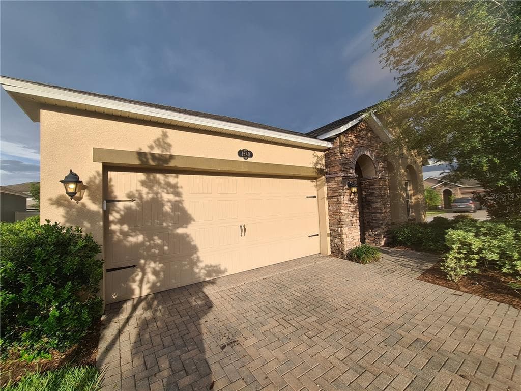 1540 WEATHER VANE LANE LUTZ, FL 33558
