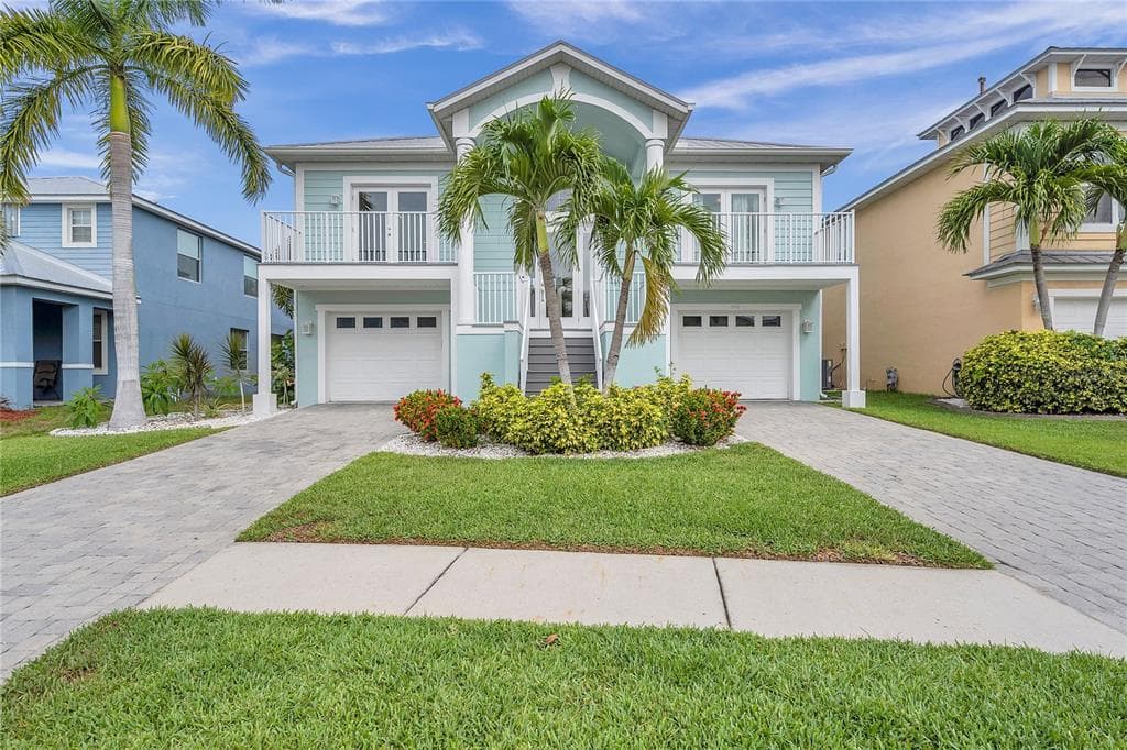 6416 GRENADA ISLAND AVE APOLLO BEACH, FL 33572