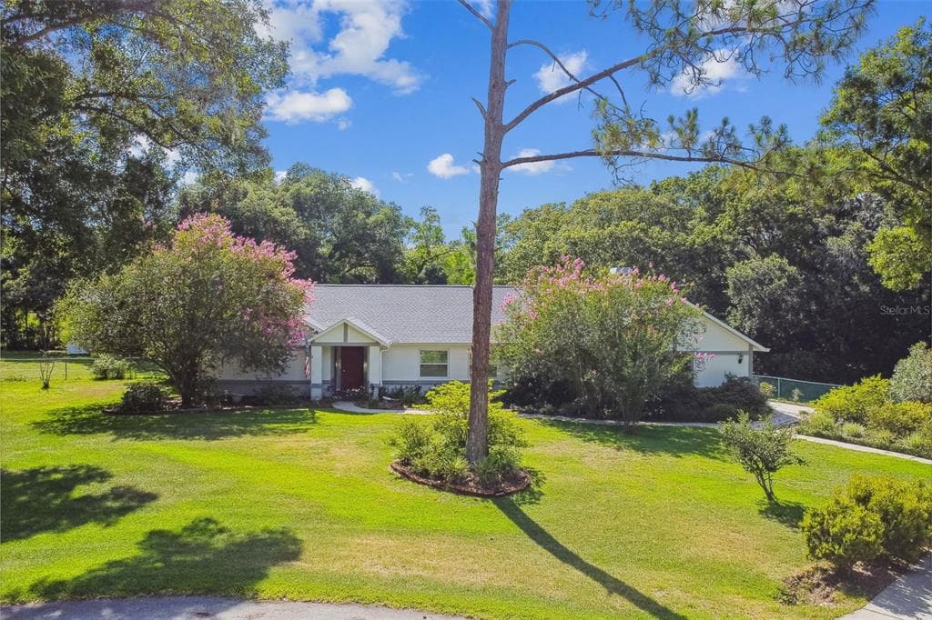 5933 CARINA TRACE WESLEY CHAPEL, FL 33545