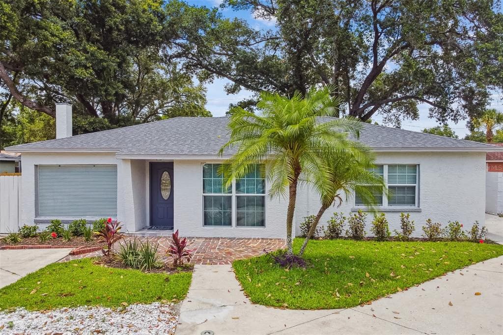 1703 W ELDRED DRIVE