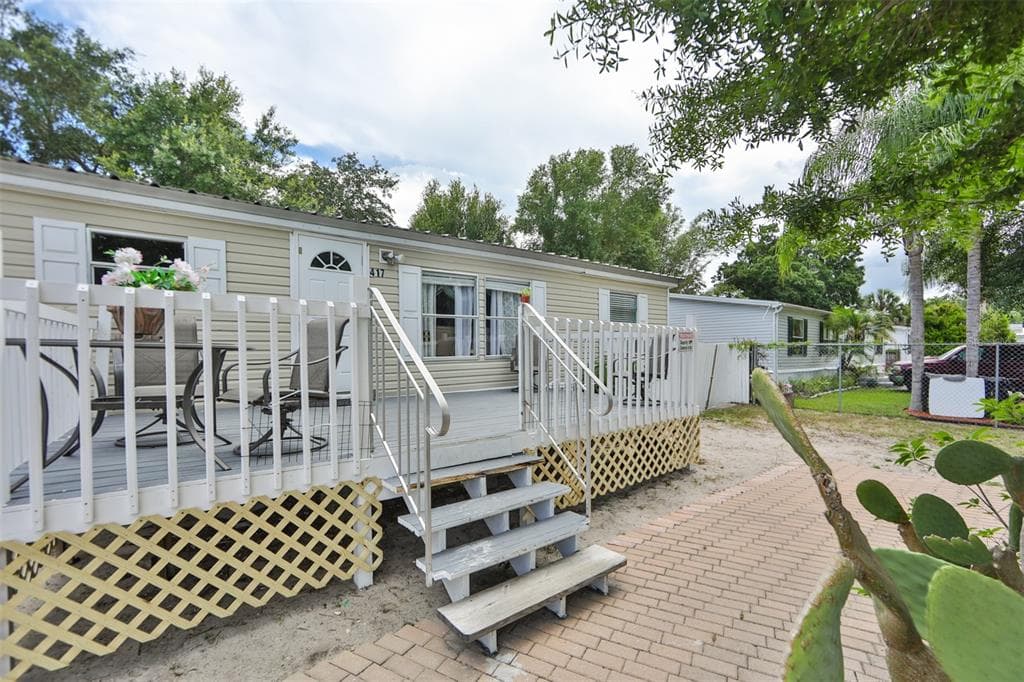 417 OCEAN MIST COURT RUSKIN, FL 33570