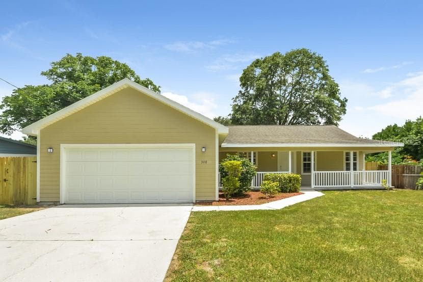 308 PINEWOOD COURT FERN PARK, FL 32730
