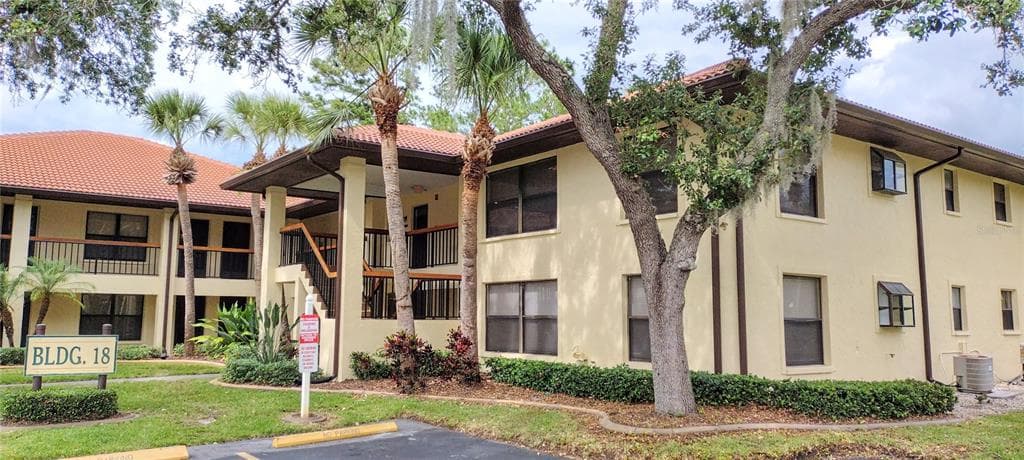 1807 HAMMOCK PINE BLVD BOULEVARD UNIT 1807 CLEARWATER, FL 33761