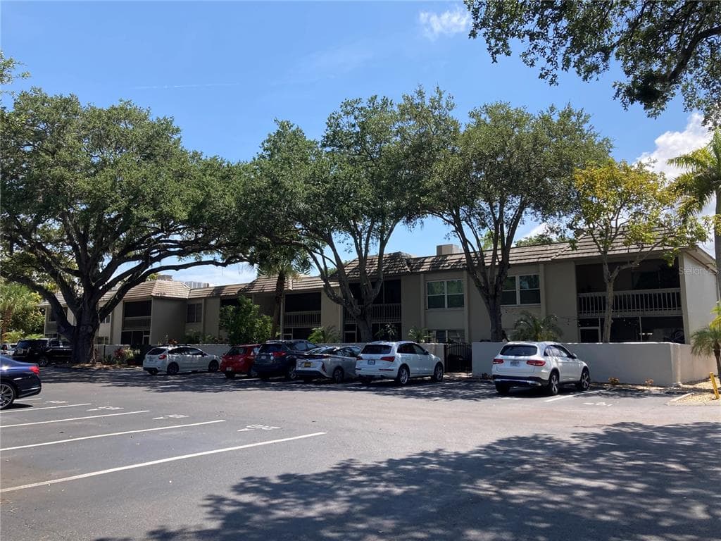 3350 S OSPREY AVE UNIT 103A SARASOTA, FL 34239