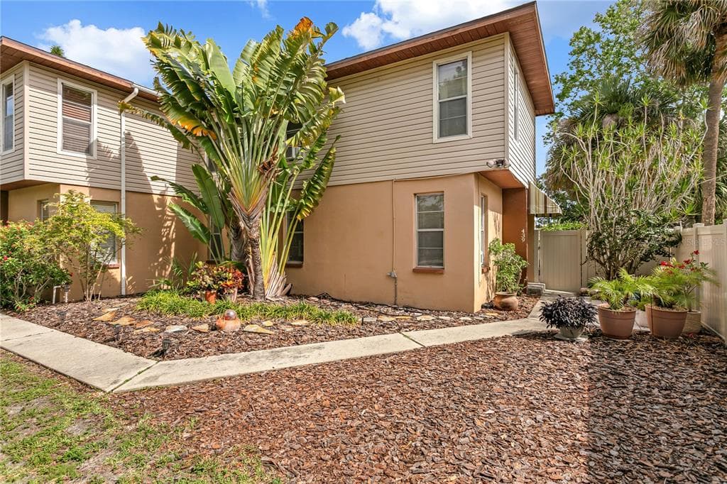 439 75TH AVENUE N UNIT 439 ST PETERSBURG, FL 33702