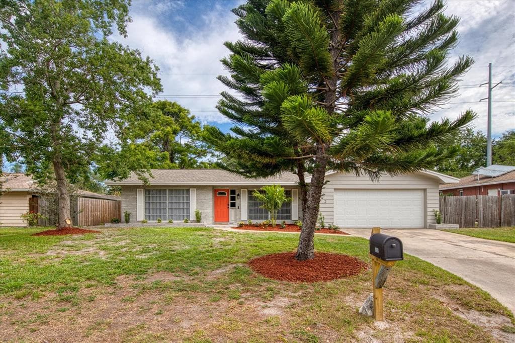 1592 SOUVENIR DRIVE CLEARWATER, FL 33755