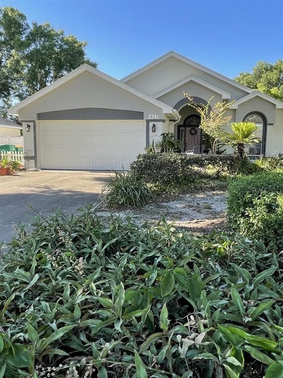 2741 GABLES DRIVE EUSTIS, FL 32726