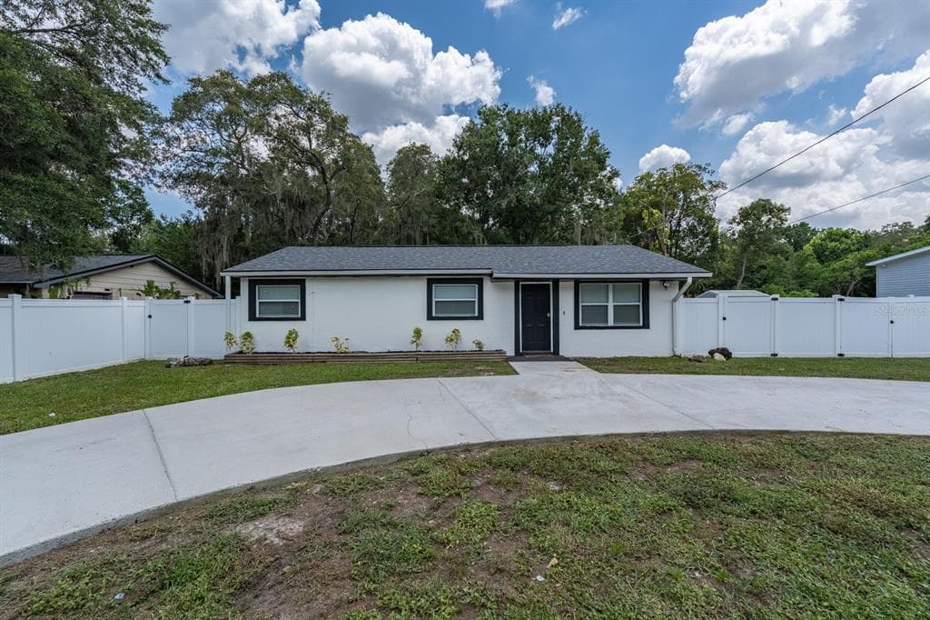 10233 COWLEY ROAD RIVERVIEW, FL 33578