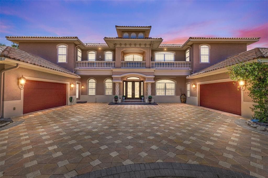 8618 LAUREL DRIVE N PINELLAS PARK, FL 33782