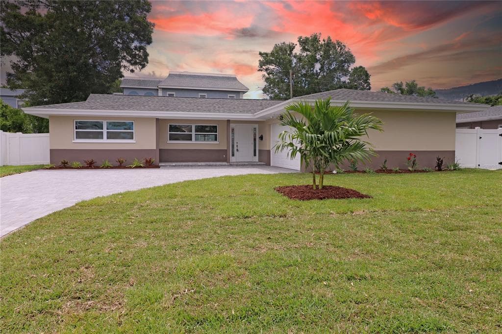 1719 CYPRESS AVENUE BELLEAIR, FL 33756