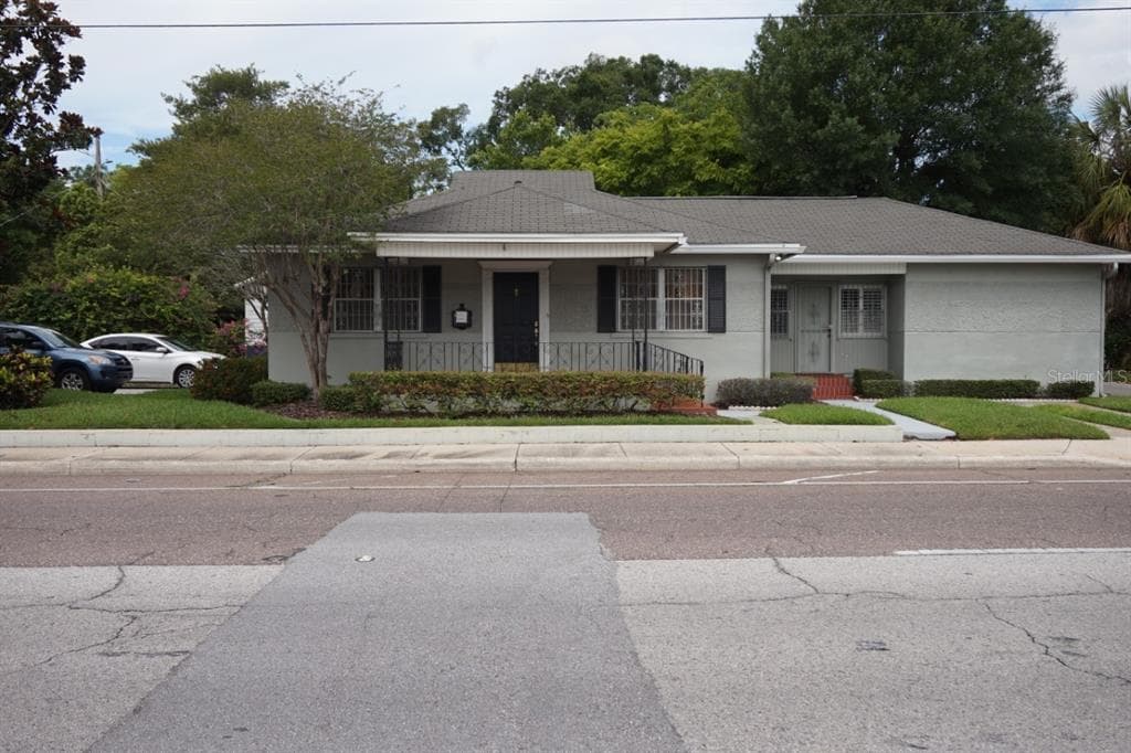902 N ARMENIA TAMPA, FL 33609